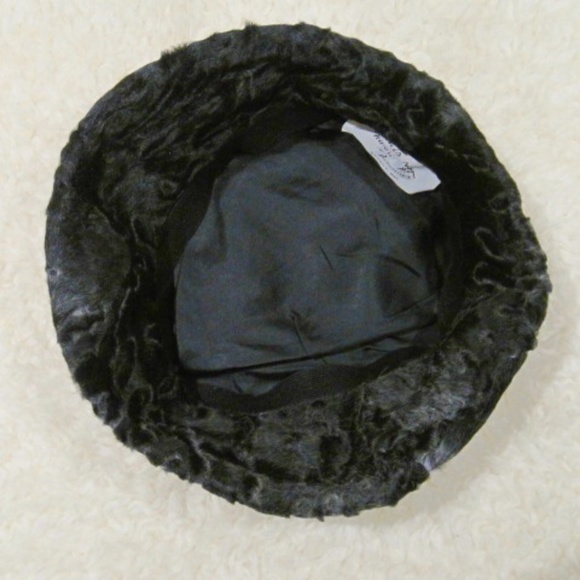 Denis Hivon Fourrures Fur/Suede Bucket Hat - Picture 7 of 8